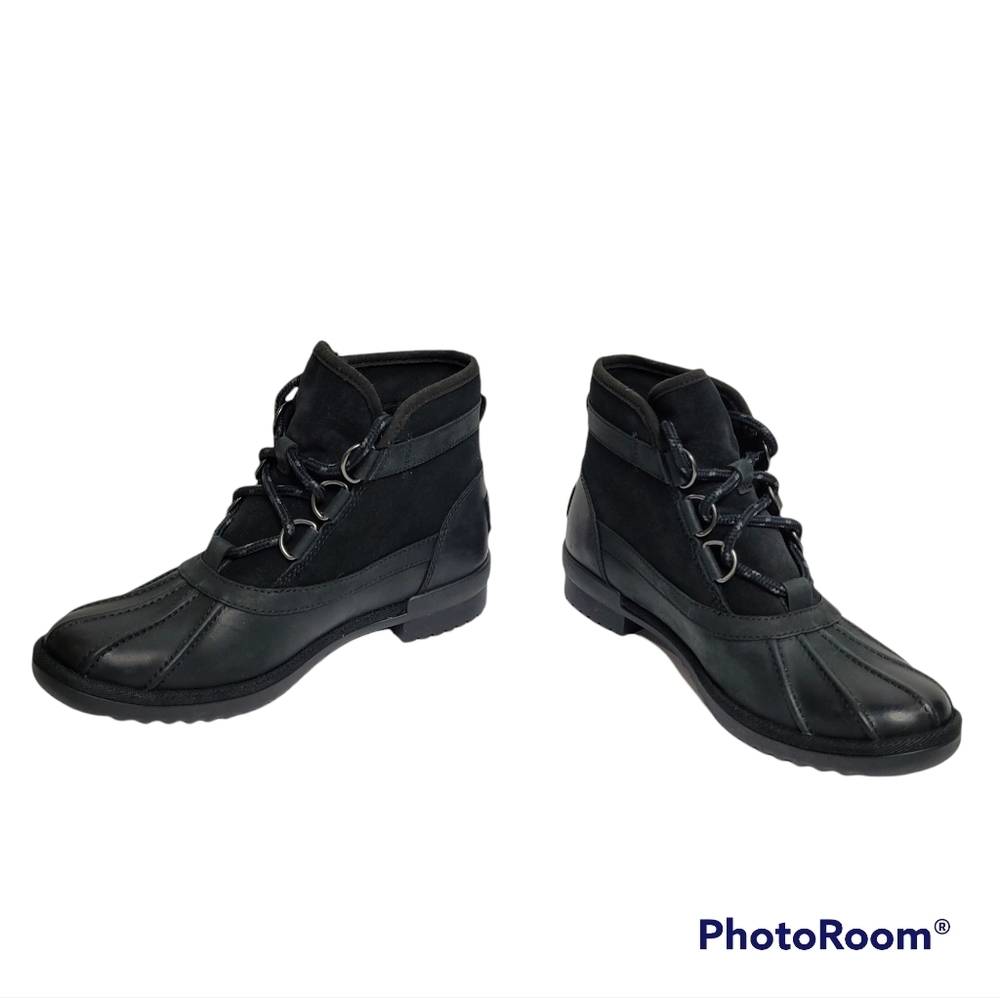 UGG‎ Greda Snow Boots SIZE 6